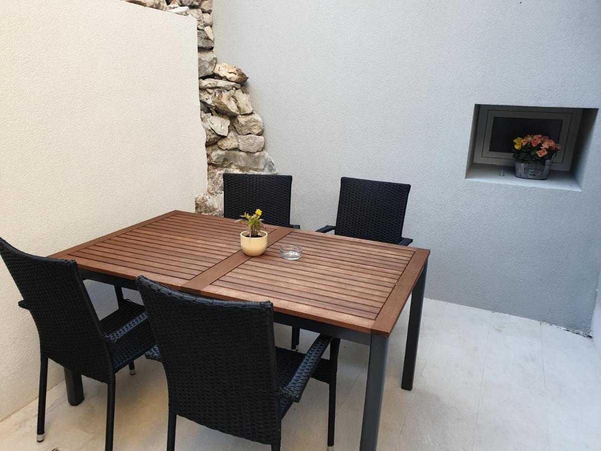 Appartamento Castel Mali Lošinj Esterno foto