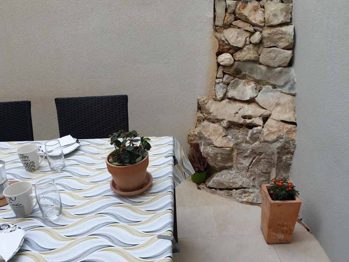 Appartamento Castel Mali Lošinj Esterno foto