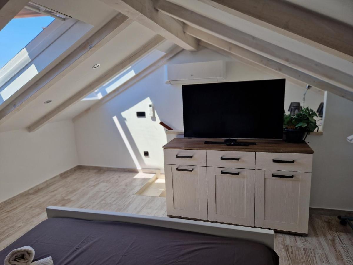 Appartamento Castel Mali Lošinj Esterno foto